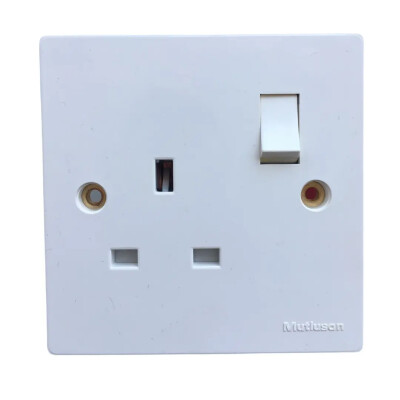 Mutlusan İngiliz Tipi Anahtarlı Priz - Mutlusan